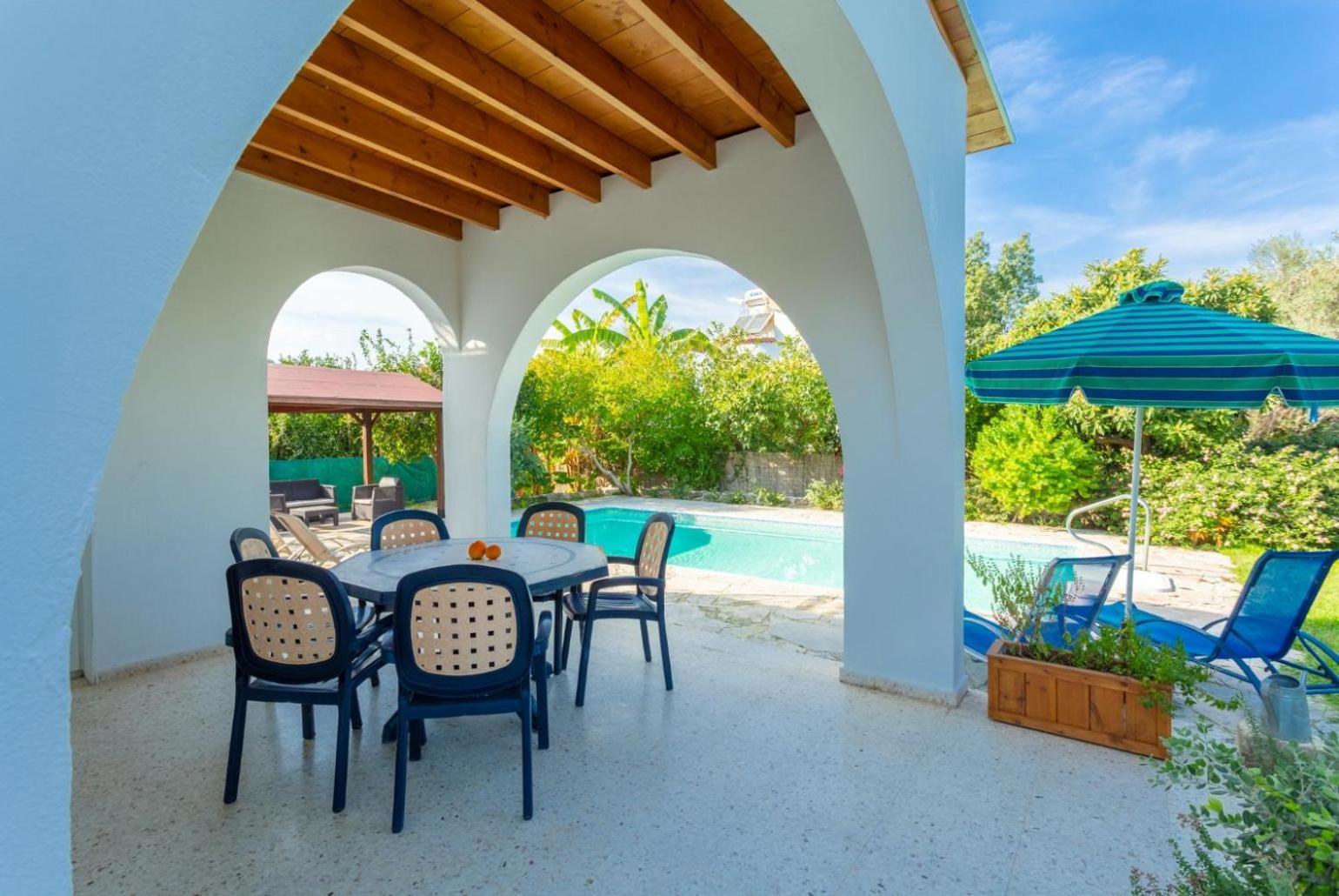 Sun Beach Villa Tria Polis Bagian luar foto