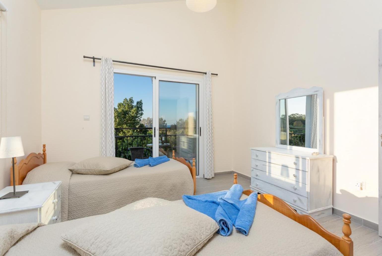 Sun Beach Villa Tria Polis Bagian luar foto