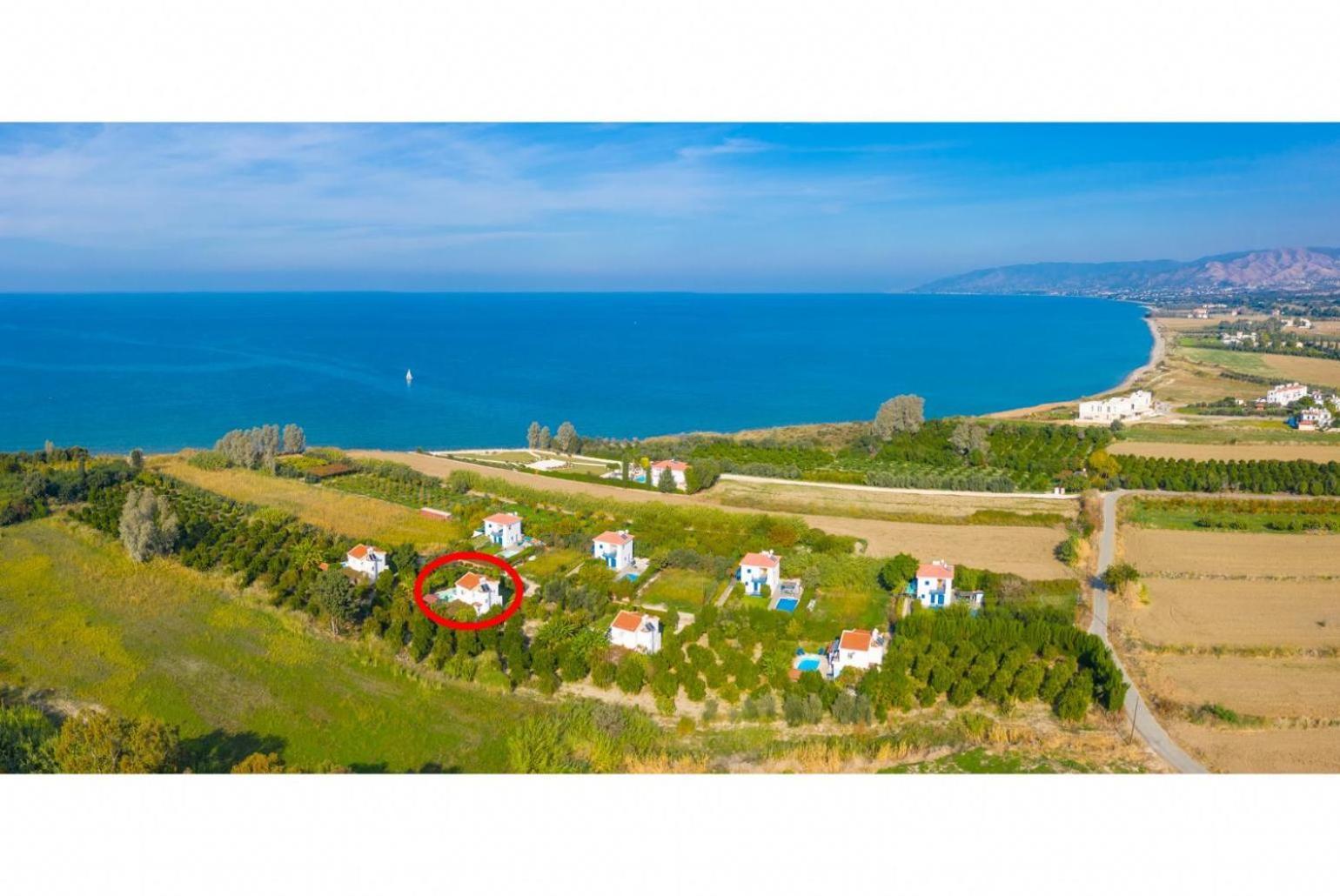Sun Beach Villa Tria Polis Bagian luar foto