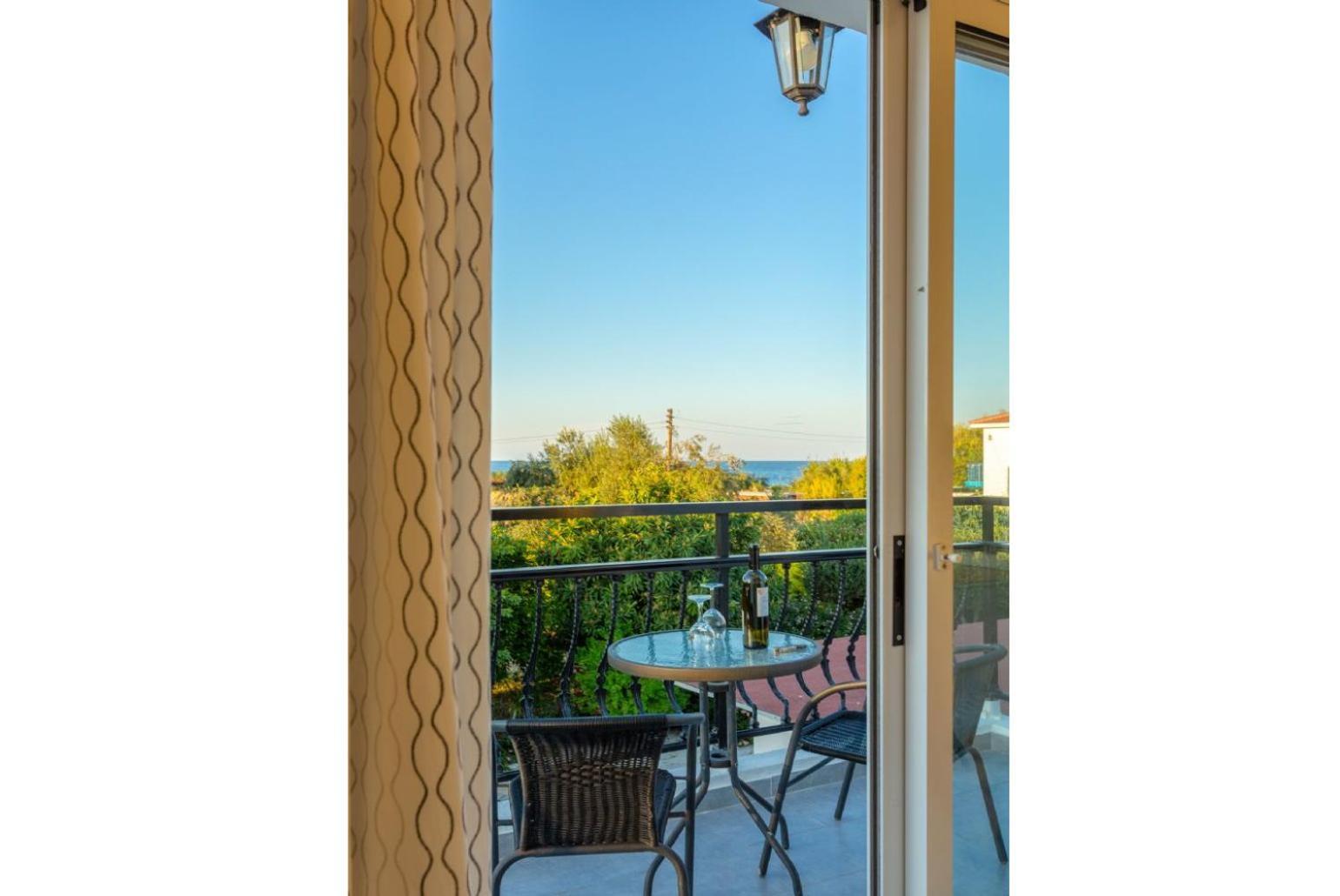 Sun Beach Villa Tria Polis Bagian luar foto