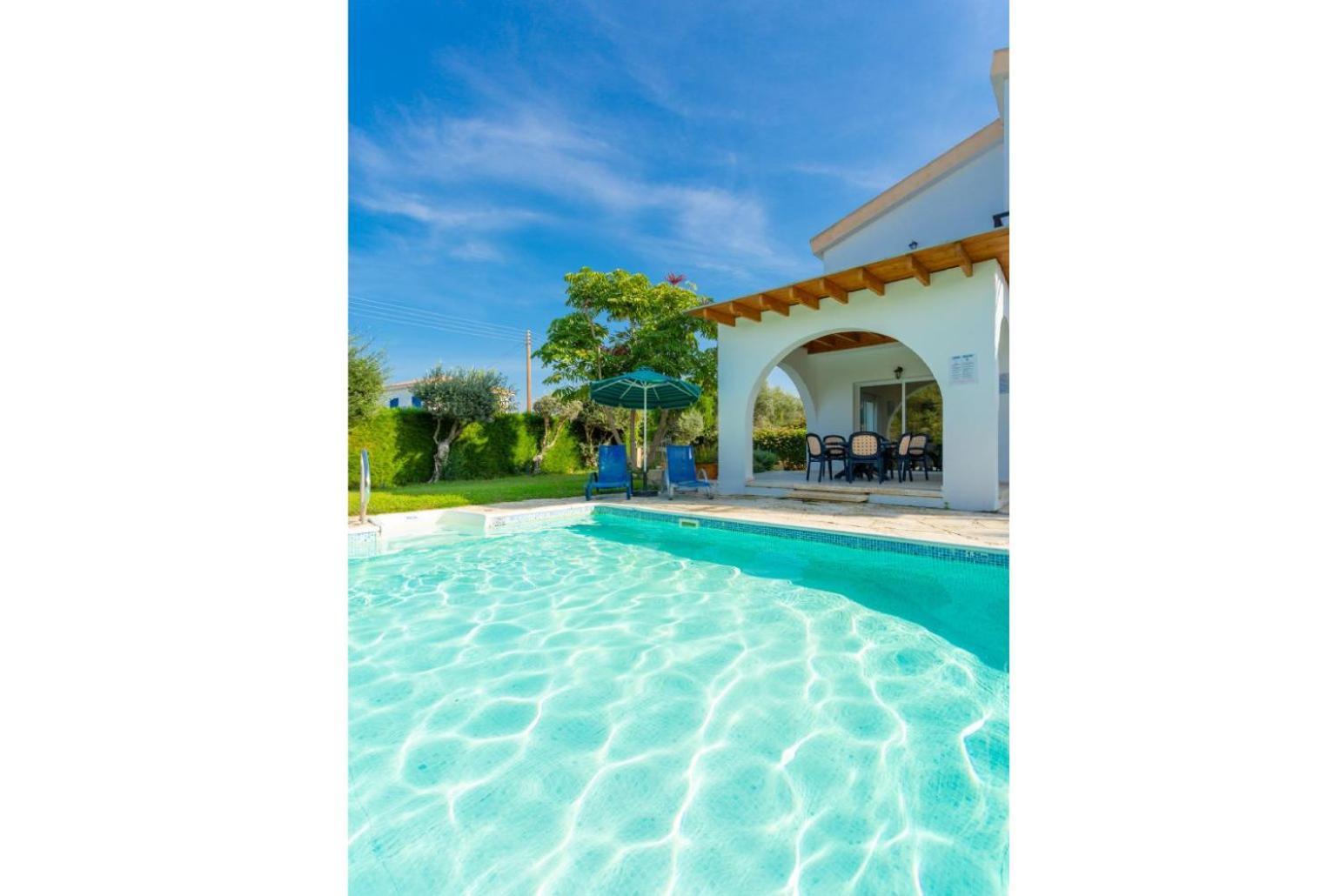 Sun Beach Villa Tria Polis Bagian luar foto