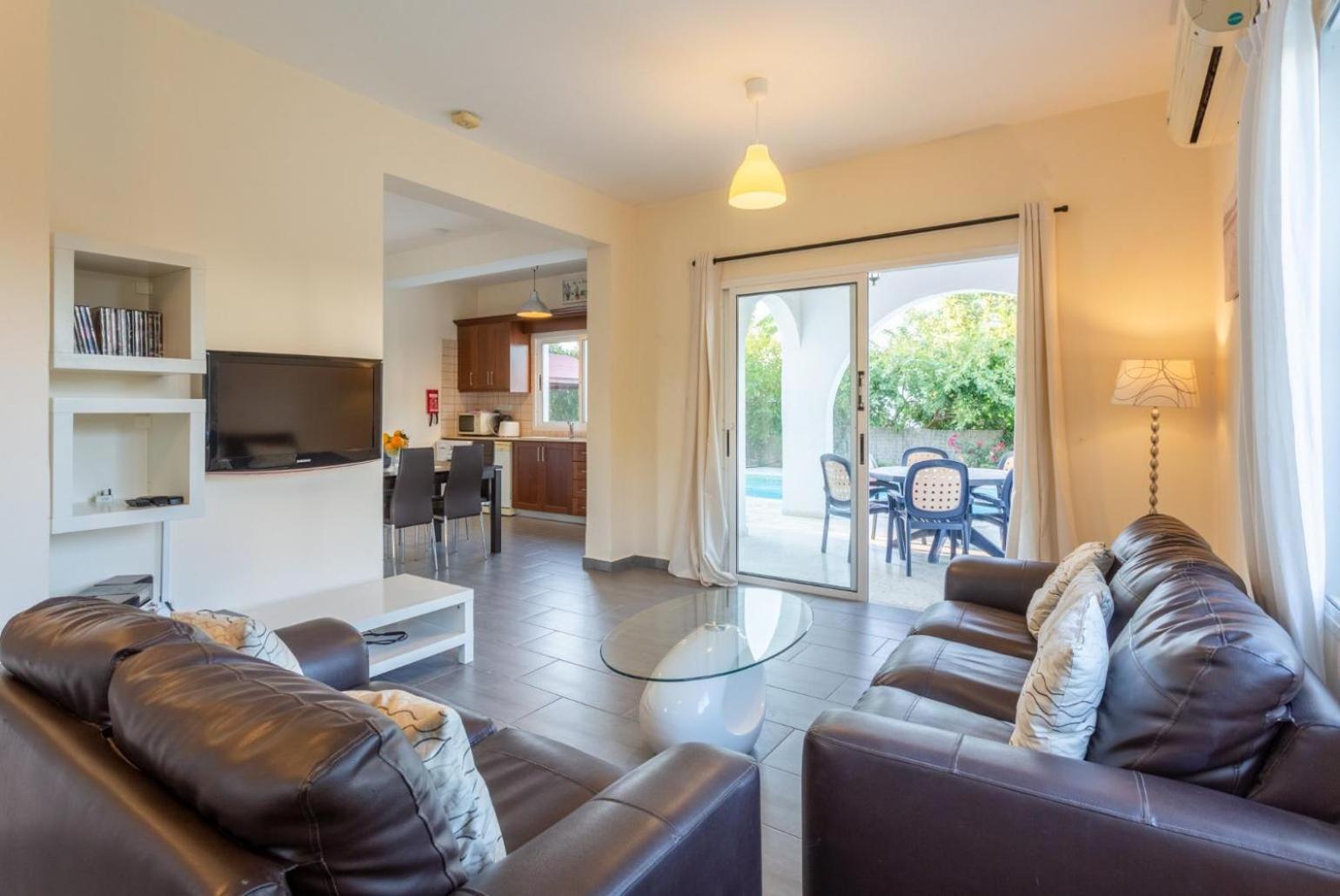 Sun Beach Villa Tria Polis Bagian luar foto
