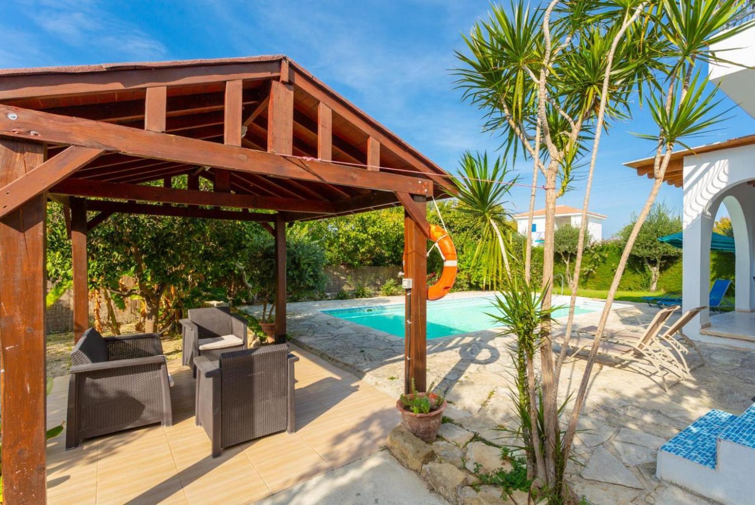 Sun Beach Villa Tria Polis Bagian luar foto