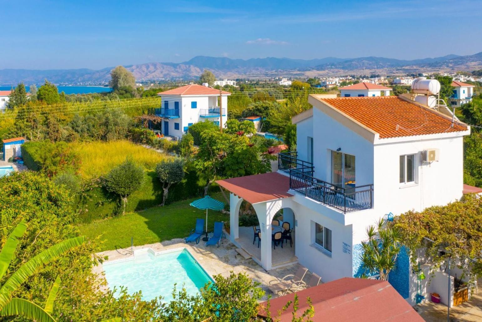 Sun Beach Villa Tria Polis Bagian luar foto